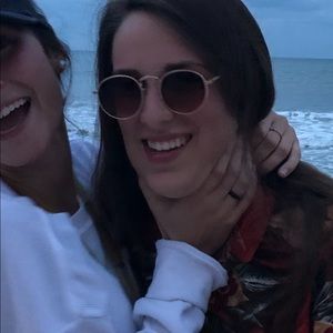 Meet your Posher, Vivi